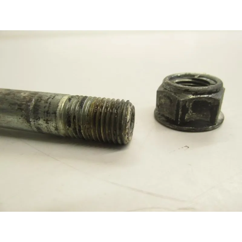 Axe de bras oscillant HONDA XL 600 R 1983-1987