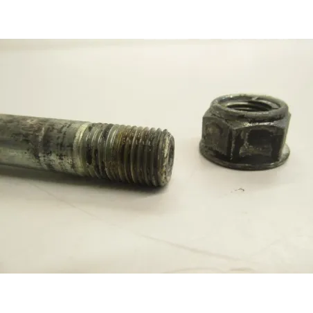 Axe de bras oscillant HONDA XL 600 R 1983-1987