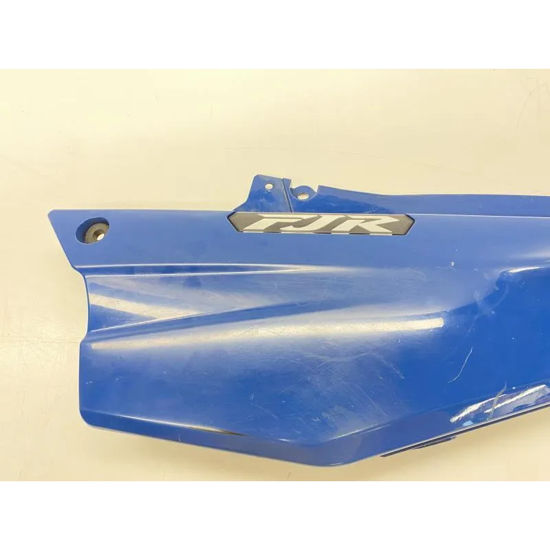 Cache carenage sous selle gauche YAMAHA FJR 1300 2006-2009 ABS
