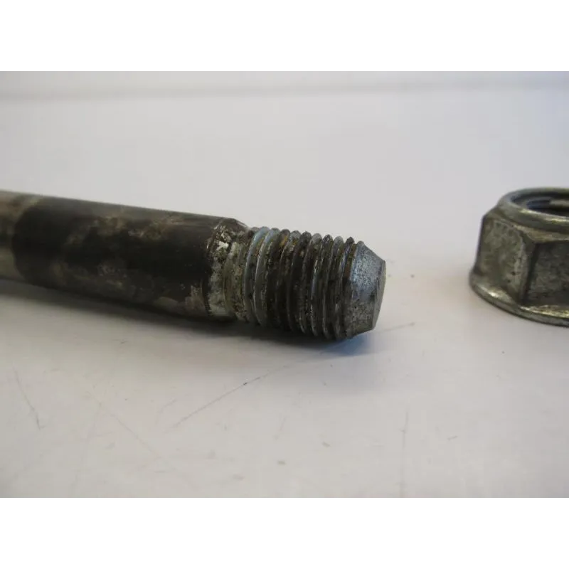 Axe de roue avant HONDA MTX 125 R 1987-1989