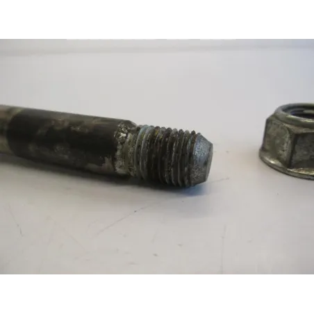 Axe de roue avant HONDA MTX 125 R 1987-1989