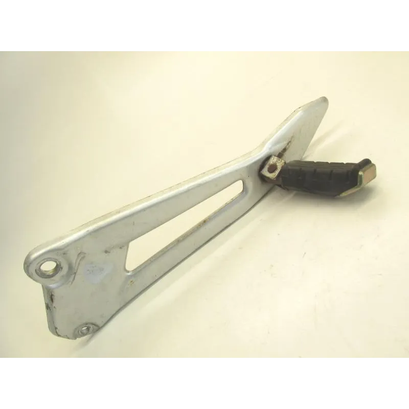 Platine et repose pieds arriere gauche YAMAHA YBR 125 2005-2006