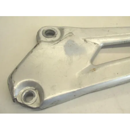 Platine et repose pieds arriere gauche YAMAHA YBR 125 2005-2006