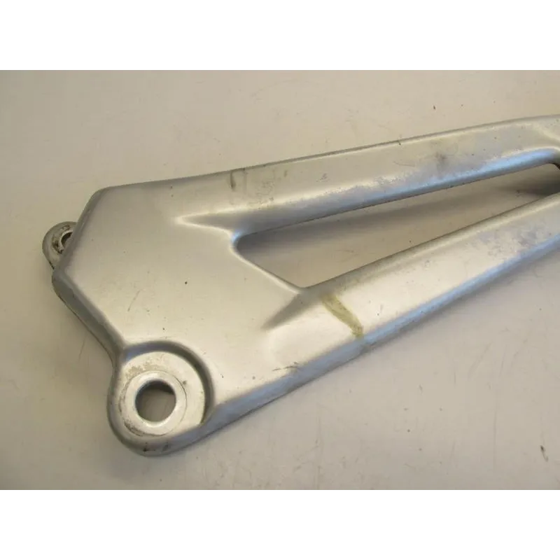 Platine et repose pieds arriere droit YAMAHA YBR 125 2005-2006