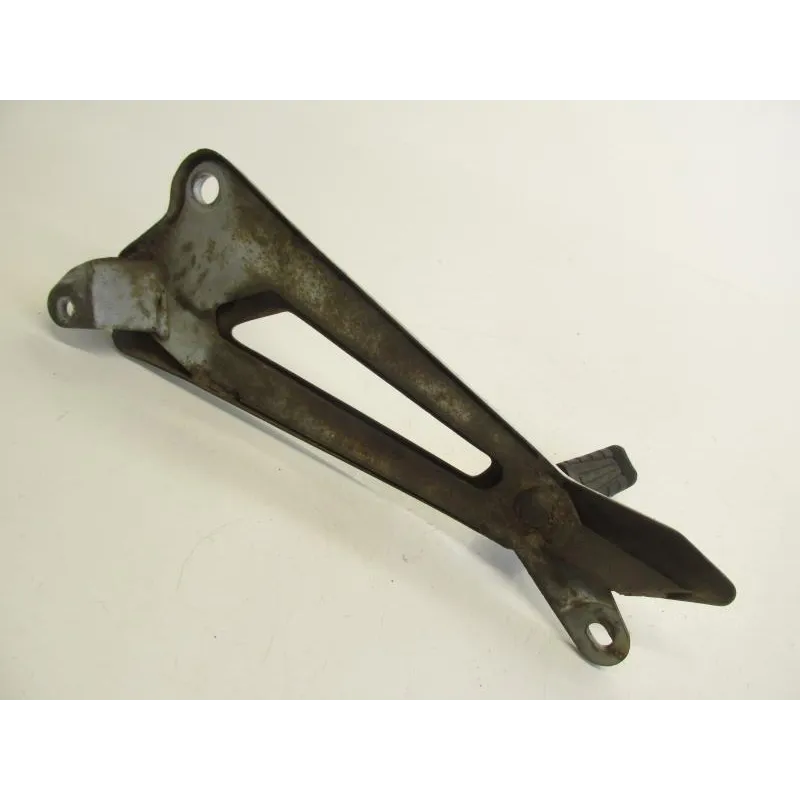 Platine et repose pieds arriere droit YAMAHA YBR 125 2005-2006