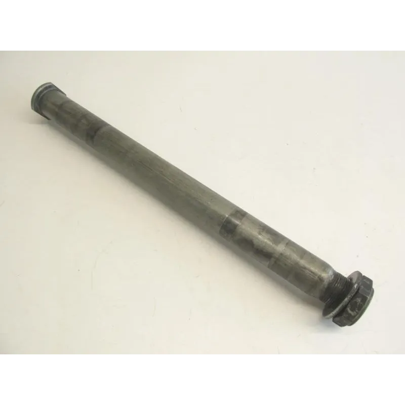 Axe de roue arriere SUZUKI GSXR 1000 2001-2002