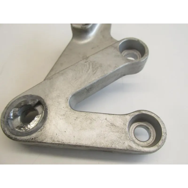 Platine avant droite SUZUKI GSXR 1000 2001-2002