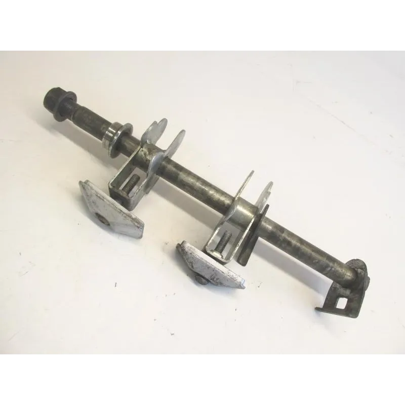 Axe de roue arriere SUZUKI GSF 600 1995-1999 BANDIT