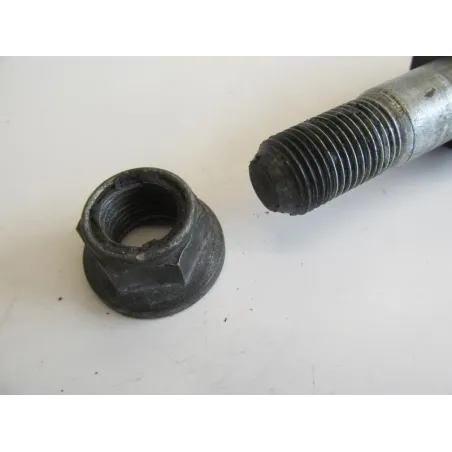 Axe de roue arriere SUZUKI VZ 800 1997-2002 MARAUDER