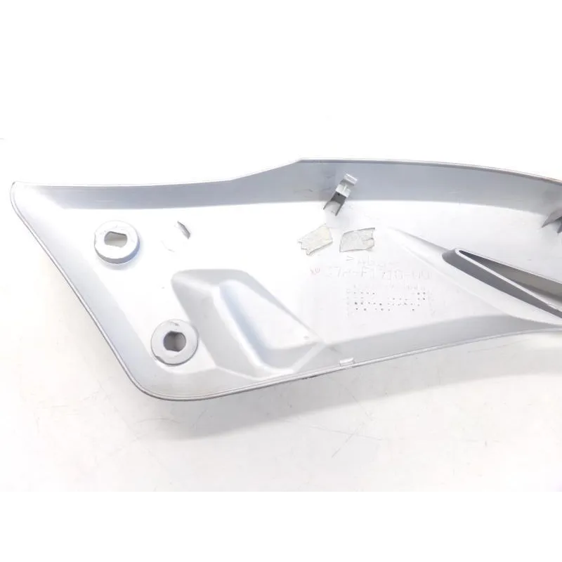 Cache carenage sous selle gauche YAMAHA YPR 125 2010-2013 XMAX ABS