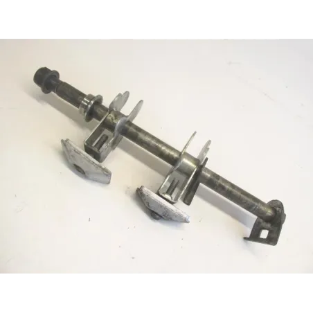 Axe de roue arriere SUZUKI GSF 600 1995-1999 BANDIT