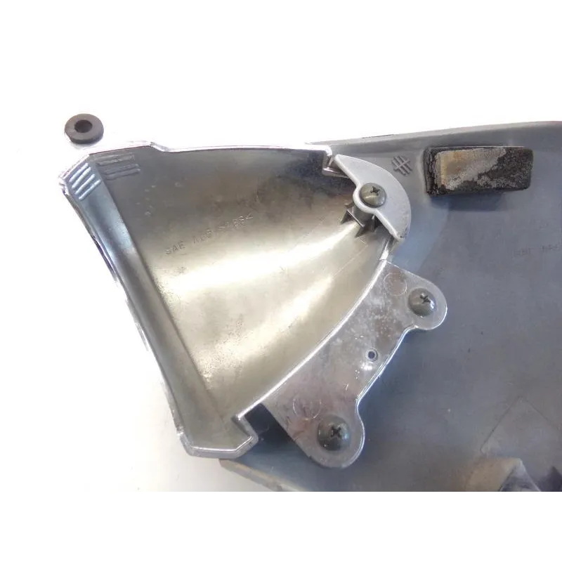 Cache carenage sous selle droit SUZUKI GSF 600 2000-2004 BANDIT N