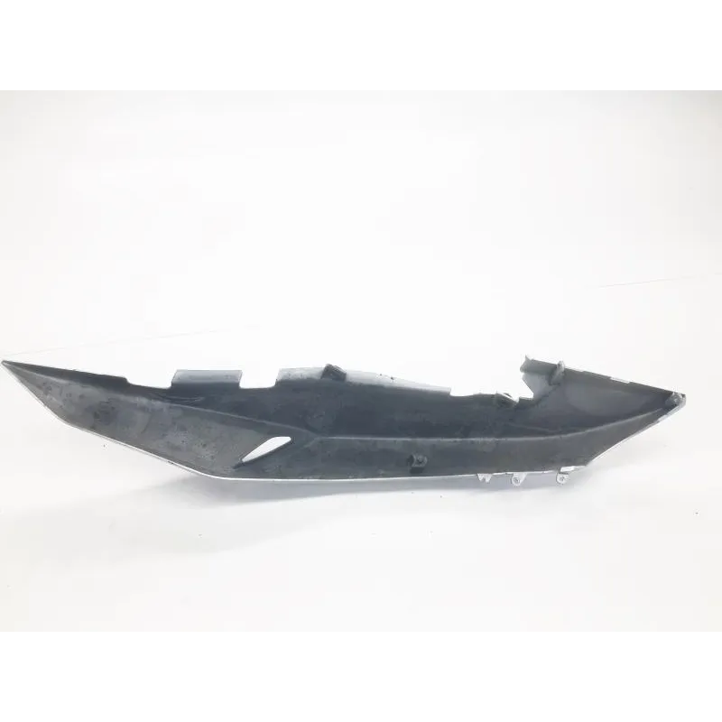 Cache carenage coque arriere droit SUZUKI GS 500 E 2001-2002