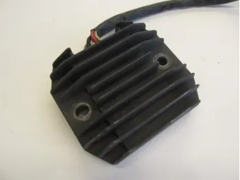 Regulateur charge batterie YAMAHA FZS 600 1998-1999 FAZER