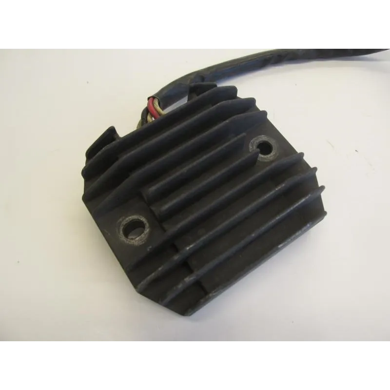 Regulateur charge batterie YAMAHA FZS 600 1998-1999 FAZER
