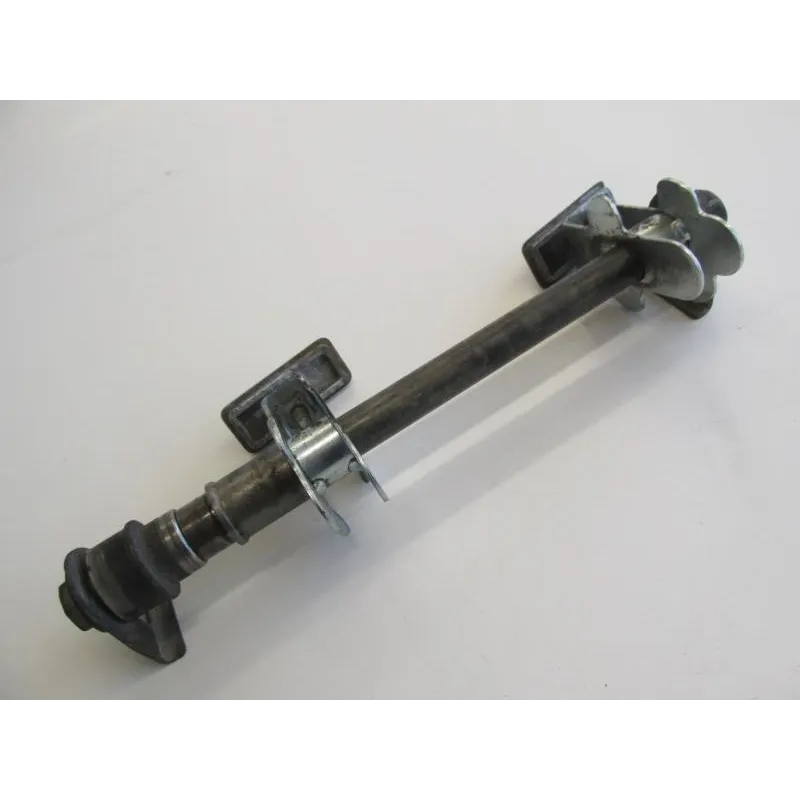Axe de roue arriere SUZUKI GSF 600 2000-2004 BANDIT N
