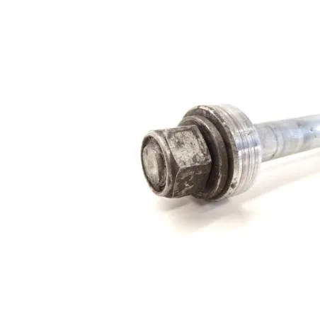 Axe de roue arriere SUZUKI GS 500 E 2001-2002