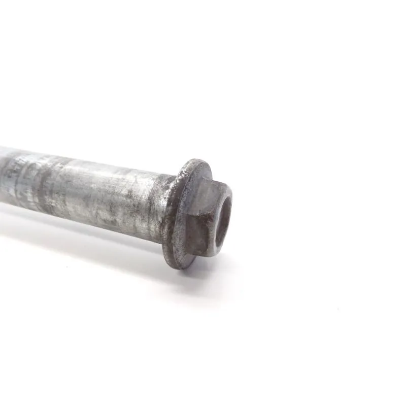 Axe de roue arriere SUZUKI GS 500 E 2001-2002