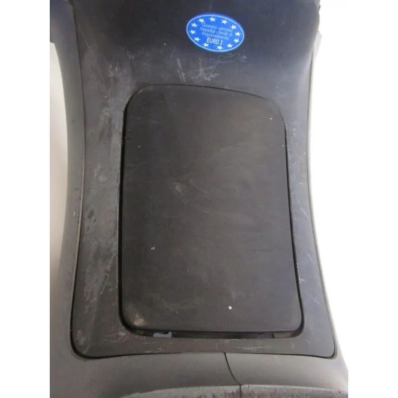 Cache carenage centrale marche pieds plancher PIAGGIO MP3 125 2006-2008