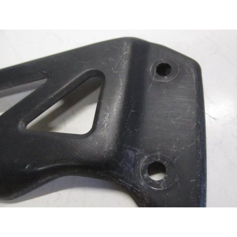 Protection repose pied droit SUZUKI GSXR 1000 2001-2002