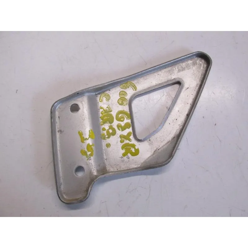 Protection repose pied droit SUZUKI GSXR 600 1999-2000