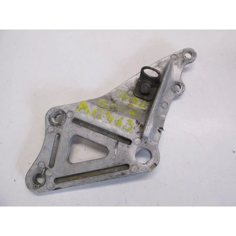 Platine avant droite SUZUKI GSXR 1100 1989-1990