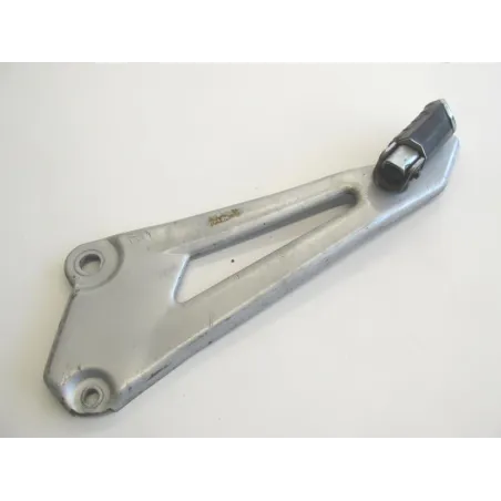 Platine et repose pieds arriere gauche YAMAHA YBR 125 2010-2012