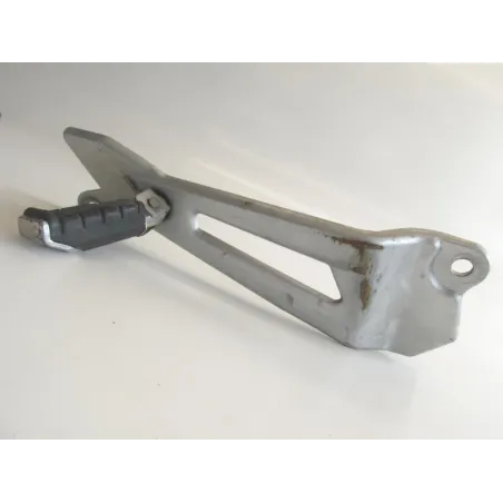 Platine et repose pieds arriere droit YAMAHA YBR 125 2010-2012