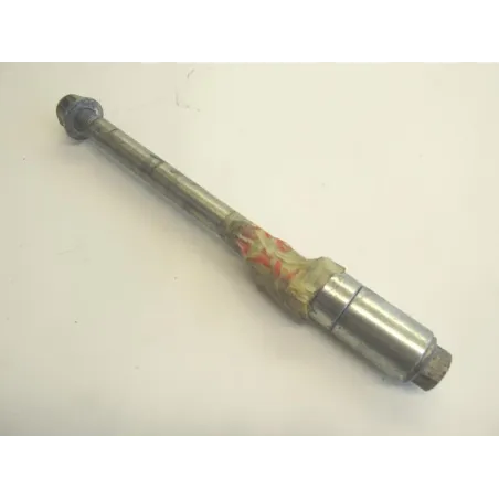 Axe de roue avant YAMAHA YBR 125 2010-2012