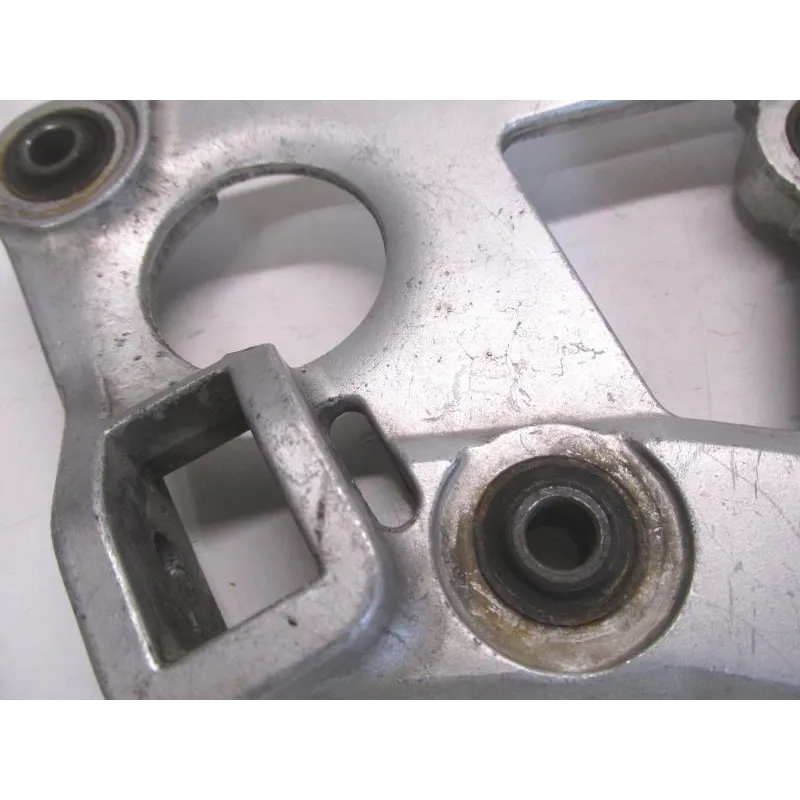 Platine avant droite SUZUKI GSX F 750 1989-1997