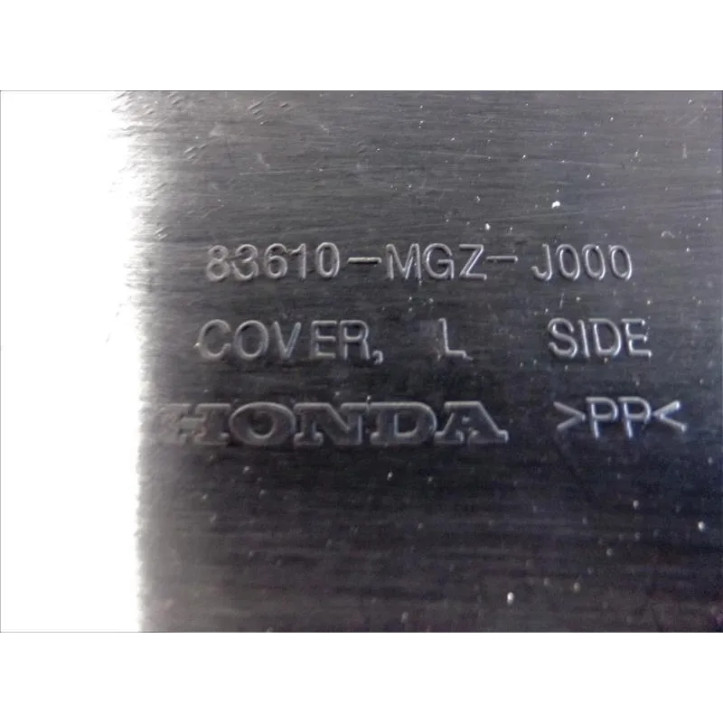Cache carenage sous selle gauche HONDA CB 500 F 2013-2015