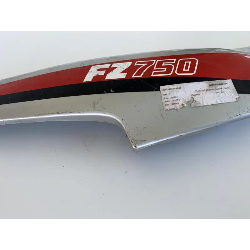 Cache carenage coque arriere droit YAMAHA FZ 750 1985-1987