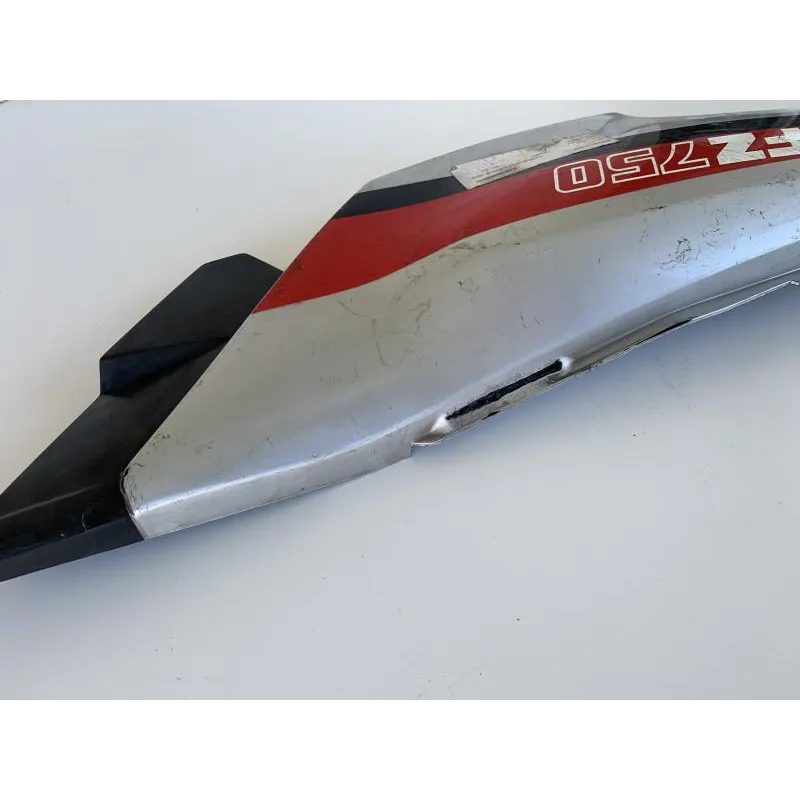 Cache carenage coque arriere droit YAMAHA FZ 750 1985-1987
