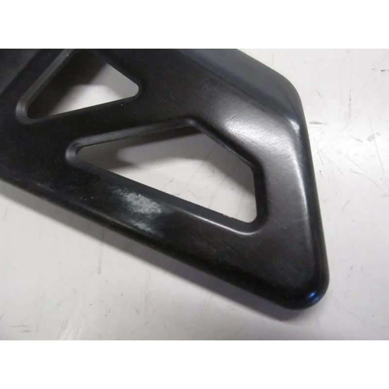 Protection repose pied droit SUZUKI GSXR 1000 2001-2002