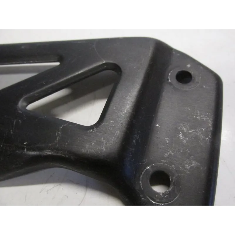 Protection repose pied droit SUZUKI GSXR 1000 2001-2002