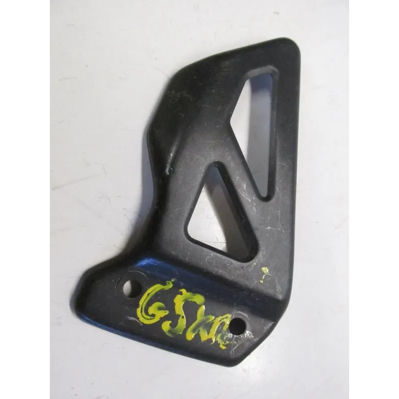 Protection repose pied droit SUZUKI GSXR 1000 2001-2002