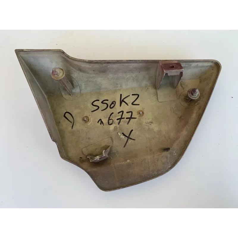Cache carenage sous selle droit KAWASAKI GT 550 1984-1989