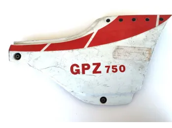 Cache carenage sous selle droit KAWASAKI GPZ 750 1983-1985