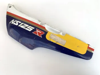 Cache carenage coque arriere gauche HONDA NSR 125 1987-1988