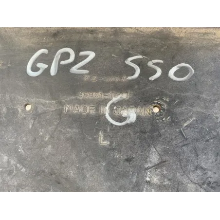 Cache carenage sous selle gauche KAWASAKI GPZ 550 1981-1985