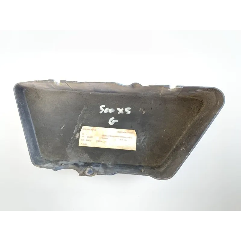 Cache carenage sous selle droit YAMAHA XS 500 1976-1980