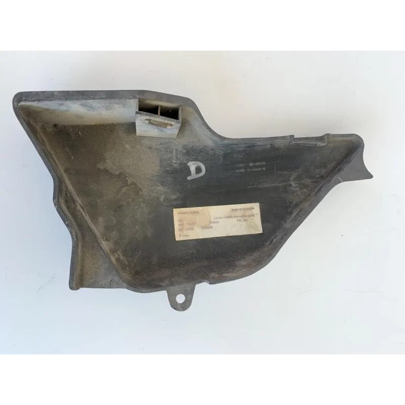 Cache carenage sous selle droit SUZUKI RG 80 1980-1983