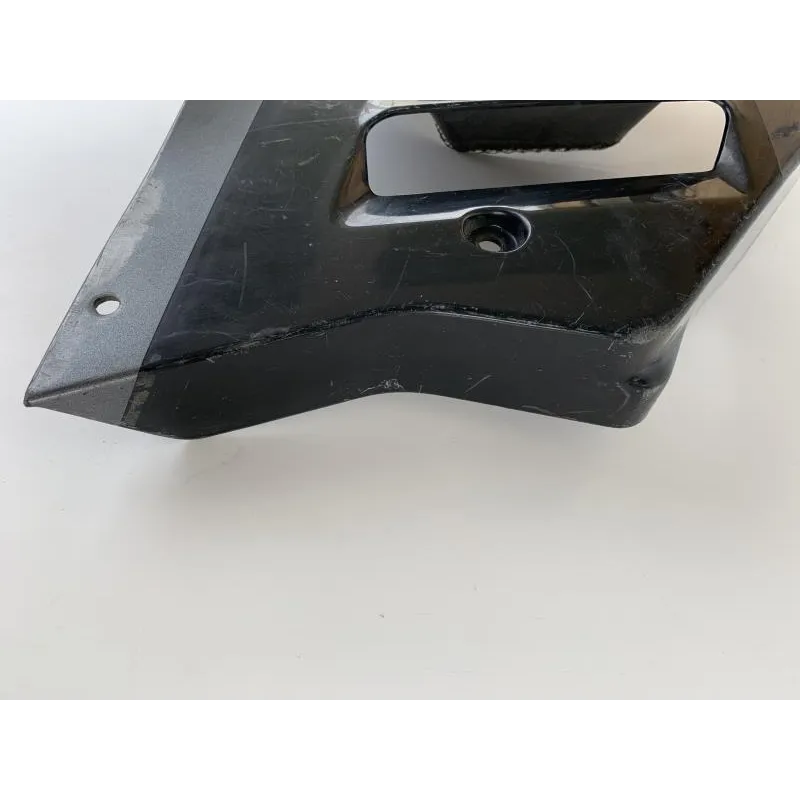 Cache flanc de carenage gauche SUZUKI GSXR 1100 1989-1990