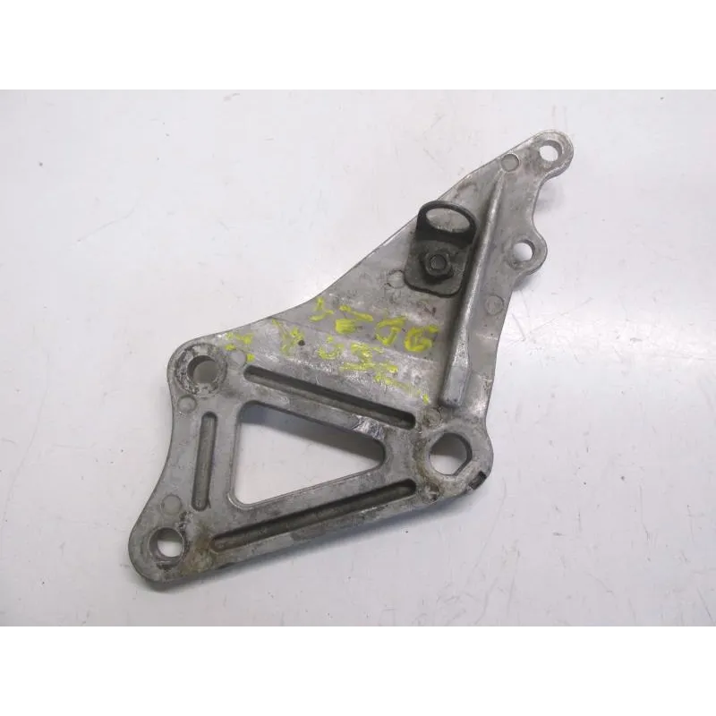 Platine avant droite SUZUKI GSXR 1100 1989-1990