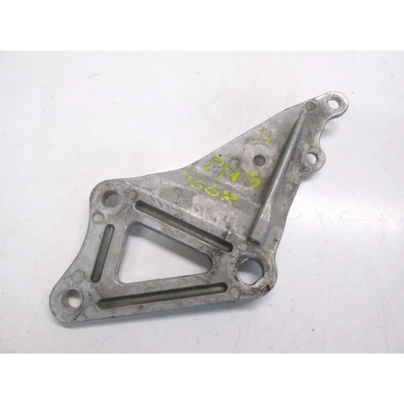 Platine avant droite SUZUKI GSXR 1100 1989-1990