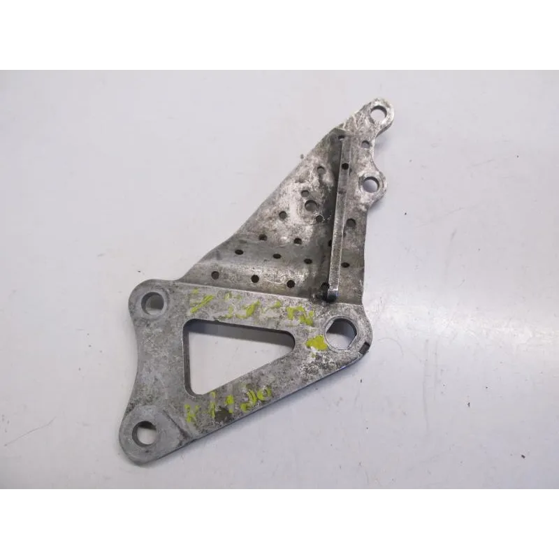 Platine avant droite SUZUKI GSXR 750 1988-1989