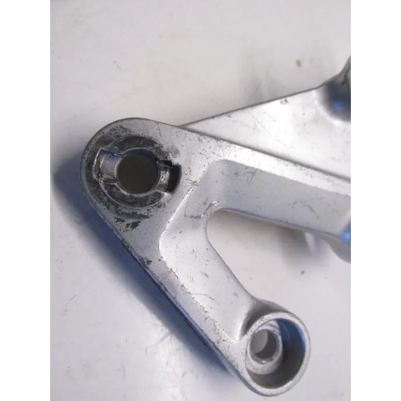 Platine avant droite SUZUKI GSXR 1000 2003-2004