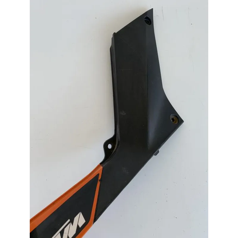 Cache carenage coque arriere droit KTM DUKE 125 2011-2016