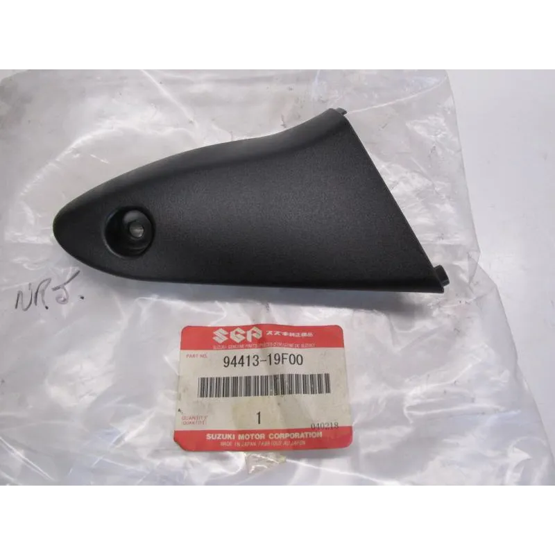 cache carenage face avant droit SUZUKI SV 650 1999-2002
