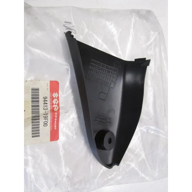 cache carenage face avant droit SUZUKI SV 650 1999-2002